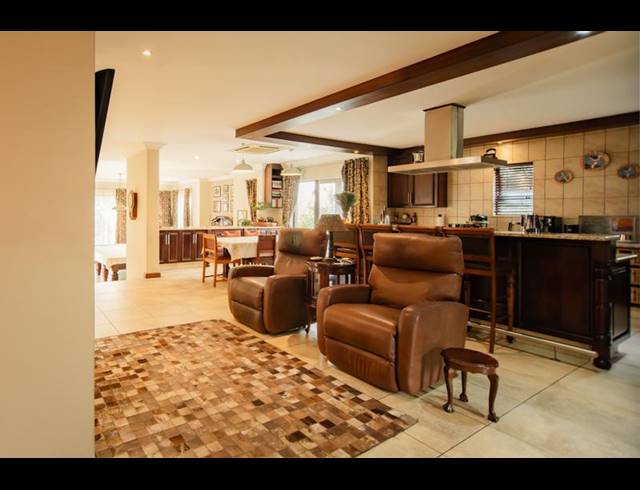 4 BEDROOM HOUSE FOR SALE IN COPPERLEAF ESTATE